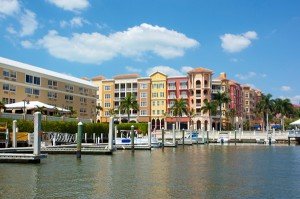  city on the Gulf of Mexico in southwest Florida that’s known for high-end shopping and golf courses