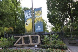 Washington DC, USA - may 15, 2012. The entrance to the Smithsonian national Zoological Park